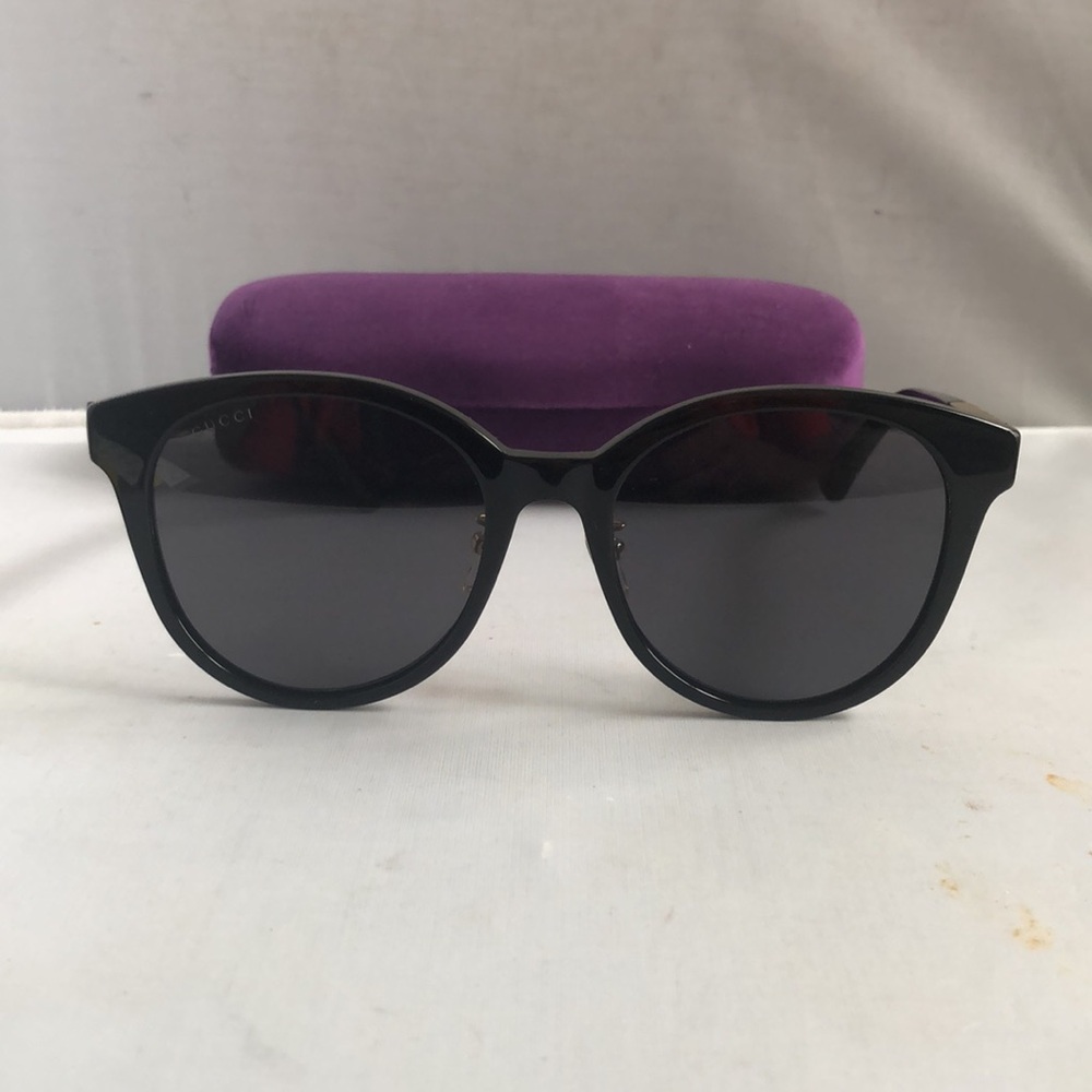 Authentic GUCCI SUNGLASSES LADIES. - Picture 7 of 9